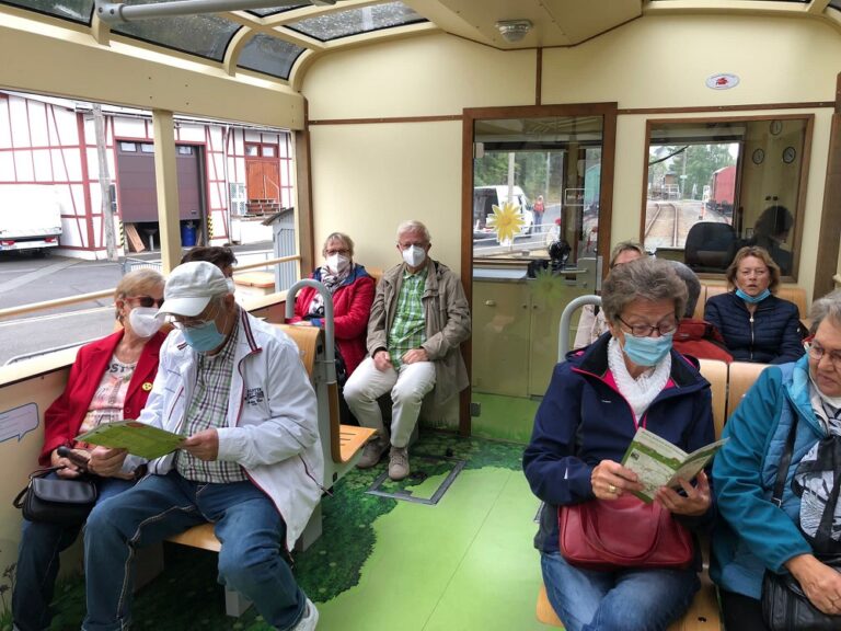 Sehbehinderte mit dem Bus unterwegs
